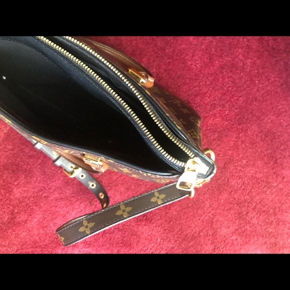 Handbag - Picture 12 of 13